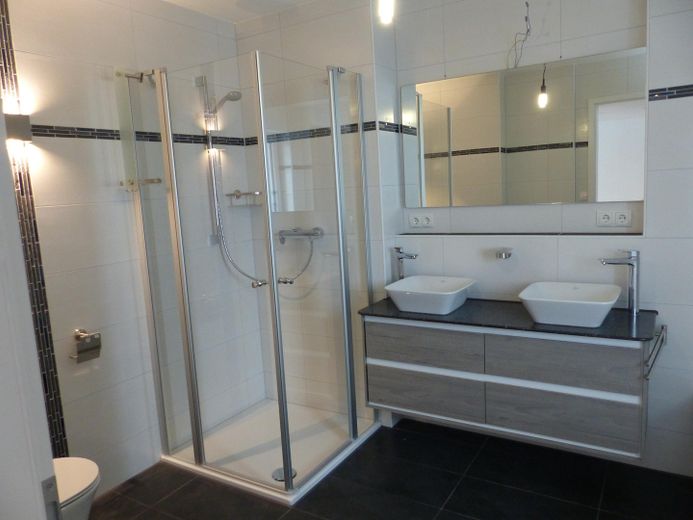 Appartement exclusif de 2 pièces au rez-de-chaussée avec grande terrasse orientée sud-ouest & jardin – écoénergétique à Buchloe – Photo 16