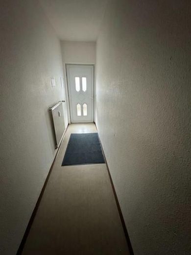 KAPITALANLAGE - MFH - Mehrgenerationenhaus - RENDITE - Gewerbemöglichkeiten mit Kühlräumen – 2 Flur