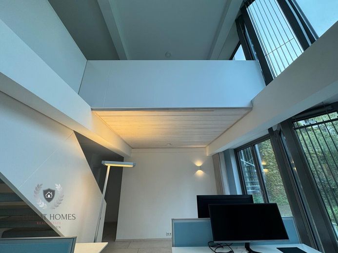 Neubau-Maisonette im Hinterhaus mit Ausbaupotenzial auf ca. 84 m² - flexible Nutzung &amp; 2 Zugänge – Luftraum