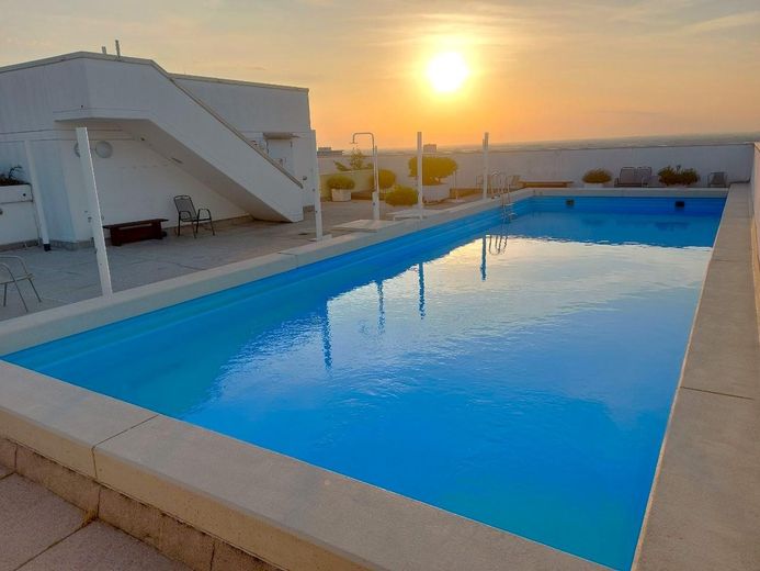 Bogenhausen 15° piano appartamento di 3 locali con vista sulle Alpi e piscina sul rooftop – vendita privata! – Pool