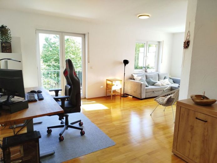 Attraktive 2 ZKB-Wohnung in Halbhöhenlage
5 Autominuten von KO-Zentrum – Foto 1