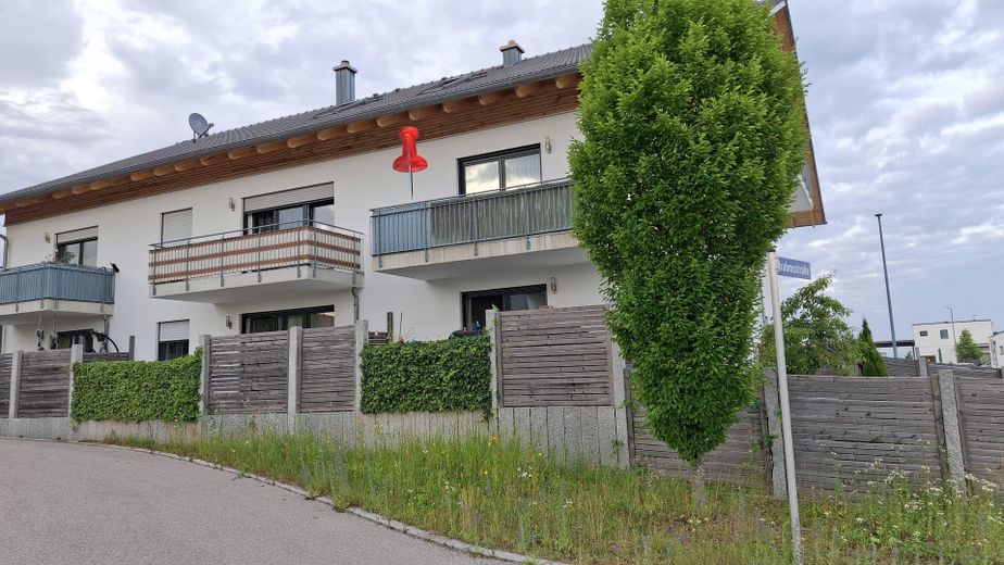 Wohnhaus (7 Parteien)