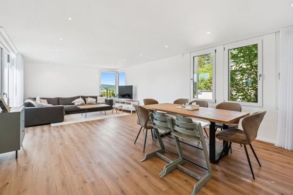 Splendido appartamento con terrazza, vista panoramica, terrazza XXL e ristrutturazione di alta qualità