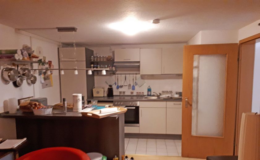 Luminoso appartamento di proprietà con spazio aggiuntivo – Wohnküche