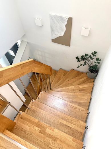 Modernes freistehendes Einfamilienhaus von 2019 mit großem Garten, zentral – Foto 13