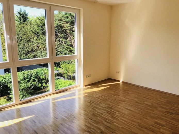 Vivienda acogedora en la ladera: luminosa, tranquila, accesible, con jardín y balcón – Schlafzimmer  2