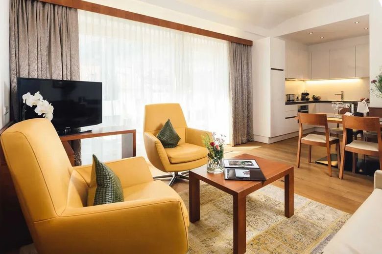 4fe61d66-cdd7-451e-b85f-428a2…