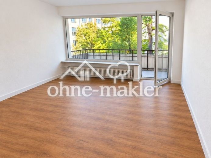 Zwischen Stadtleben und Rückzugsort - Großzügige Wohnung mit Balkon – Photo 1
