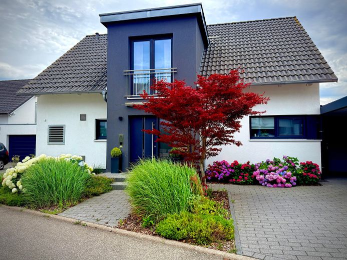 reserviert - Freistehendes Einfamilienhaus in Bestlage von Hbg-Kayh – Feldrandlage, A+, Wärmepumpe – Nordansicht