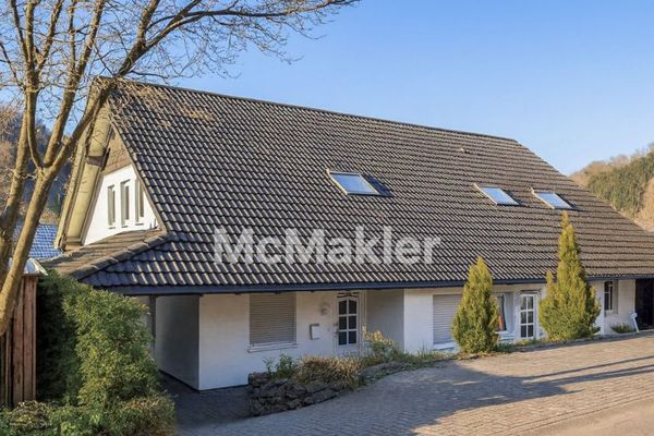 Energieeffizienz A+ – Moderne Doppelhaushälfte mit 3 Wohnungen in Niedersorpe