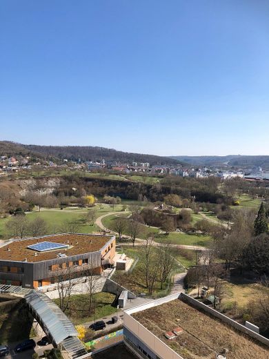 3,5-кімнатна квартира Leonberg. LEO Center am Stadtpark – Blick Südbalkon auf Stadtpark