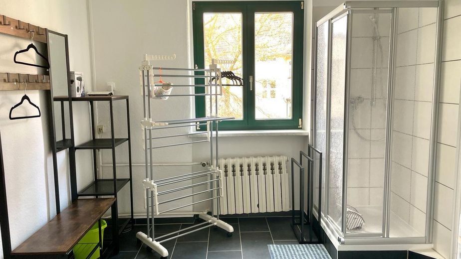 Bad 2 mit Dusche