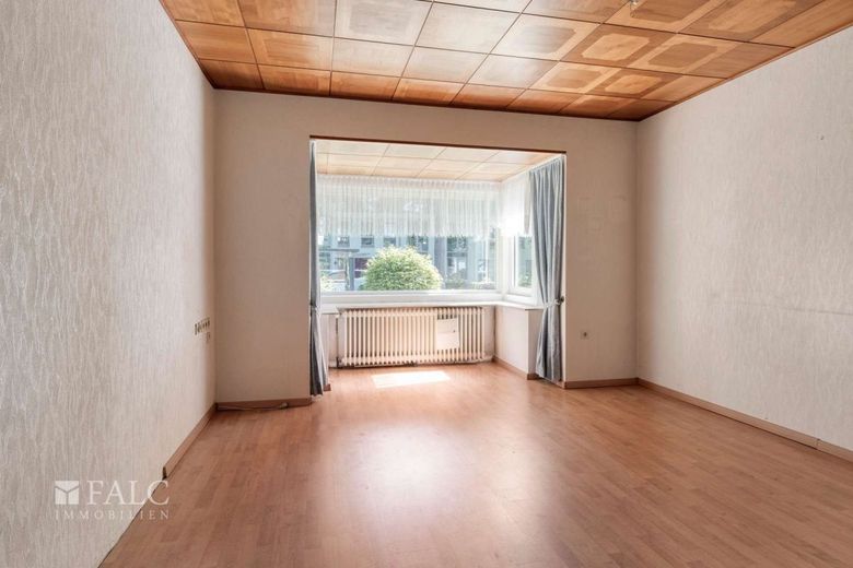 Charmantes Reihenmittelhaus mit Potenzial in Bilderstöckchen – Wohnzimmer
