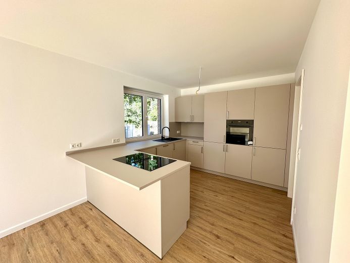 Demi-maison bungalow haut de gamme avec cuisine équipée et sauna – situation attractive et calme à Barum – Hochwertige EBK mit E-Geräten