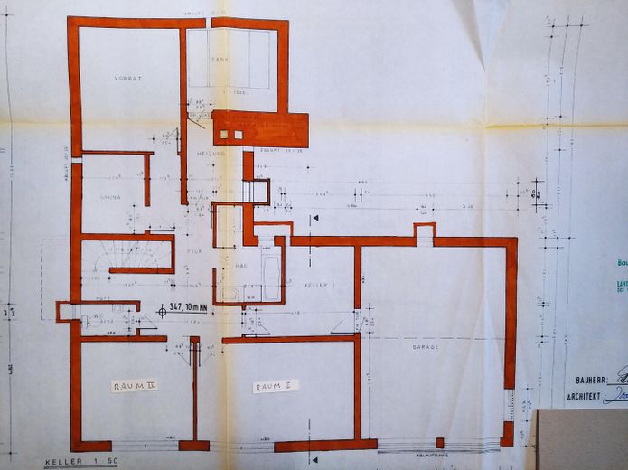 Großzügiges Einfamilienhaus mit Traumgrundstück und Taunusblick – Untergeschoss: Straßenebene