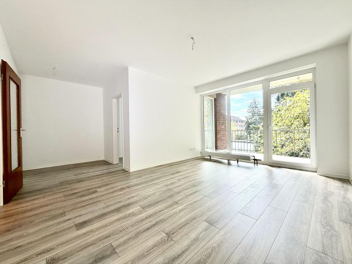 Düsseldorf Gerresheim 2-room apartment – top location directly by the forest – Wohnzimmer