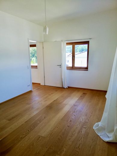 Lichtovergoten maisonette met eigen tuin & twee terrassen op rustige locatie, nabij het bos – Schlafzimmer unmöbliert