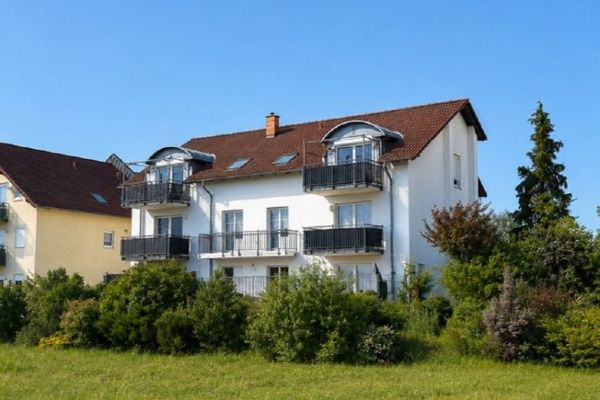 Attraktive Kapitalanlage - Vermietete 3-Zimmer-Dachgeschosswohnung in Cottbus-Döbbrick