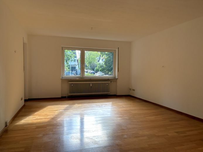 Gerenoveerd 3-kamerappartement met balkon en uitzicht op het groen op een rustige locatie in Sachsenhausen Süd – Foto 2