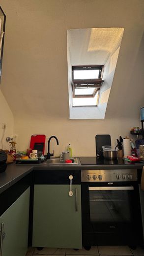 Lichte 2-kamerwoning 50 m² plus garage, inbouwkeuken en extra gebruiksoppervlakte – Küche