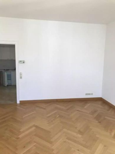 Well-laid-out 1-room apartment in Schwerin – Photo 2