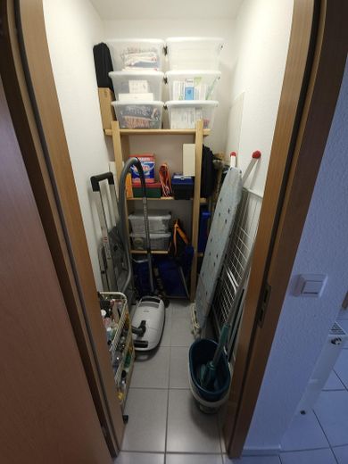 Gepflegte 2-Zimmer-Wohnung mit Balkon und Einbauküche in Leonberg-Gebersheim – Abstellraum