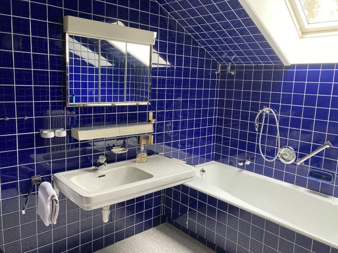 Bad mit Wanne