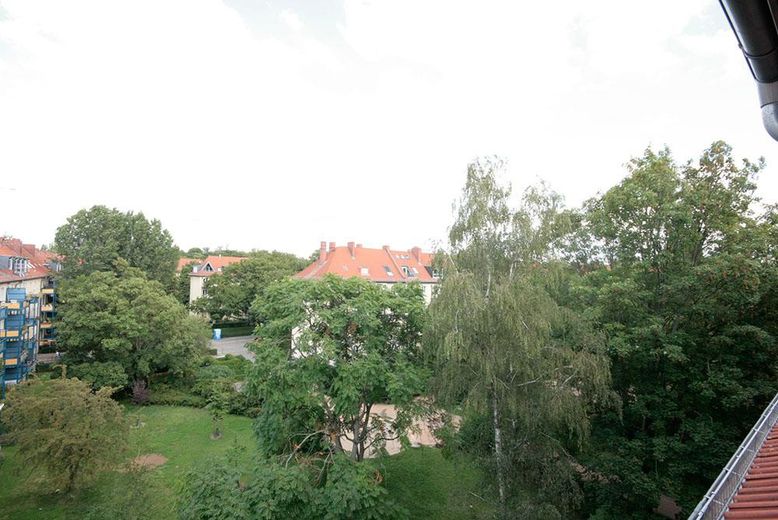 Sonniges Dachgeschoss im Bötzowviertel mit Fernsehturmblick – Hofblick1