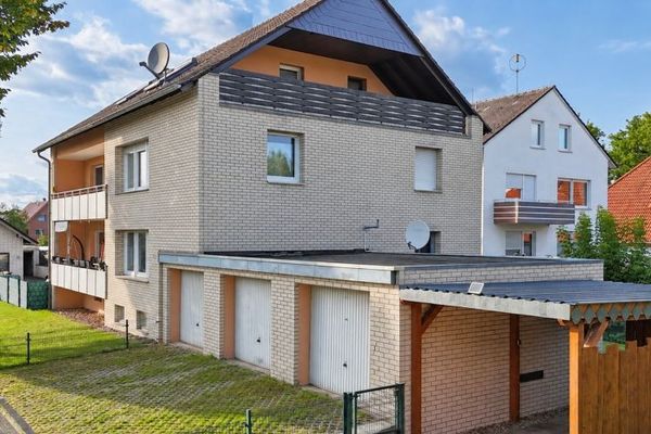 Dreifamilienhaus in Marienloh mit freier Dachgeschosswohnung und Erweiterungspotenzial