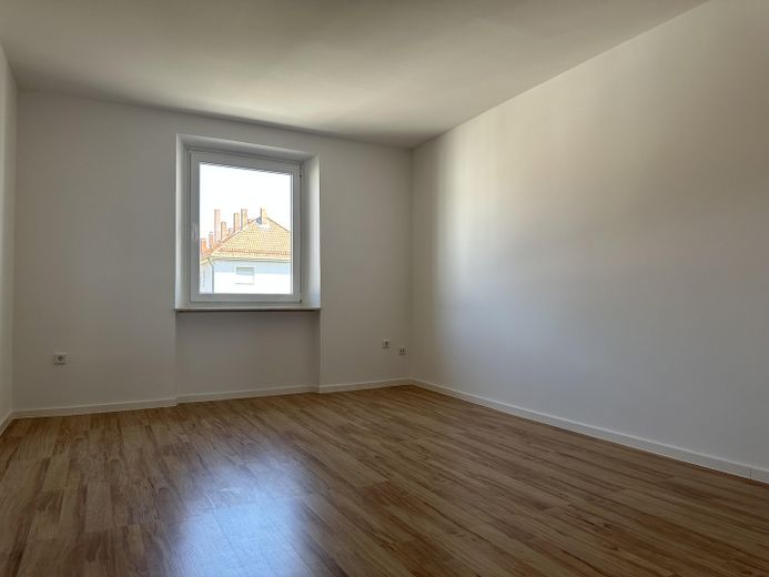 Erstbezug nach umfassender Modernisierung! Stilvolle 4-Zimmer-Wohnung in begehrter Lage – Zimmer 