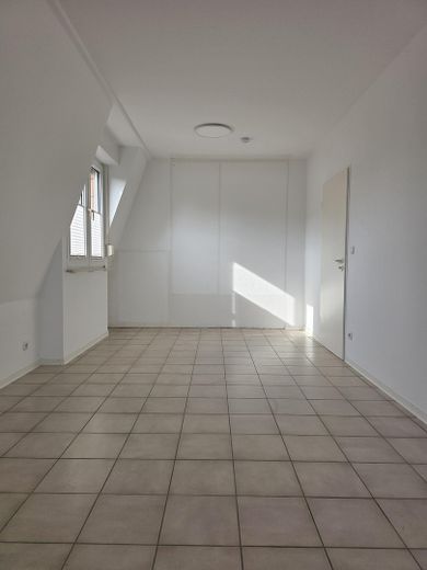 Rara opportunità nel Kreuzviertel: appartamento su due livelli, ca. 145 m², 4 locali, balcone – senza provvigione – 3. OG_'Eltern' (1)