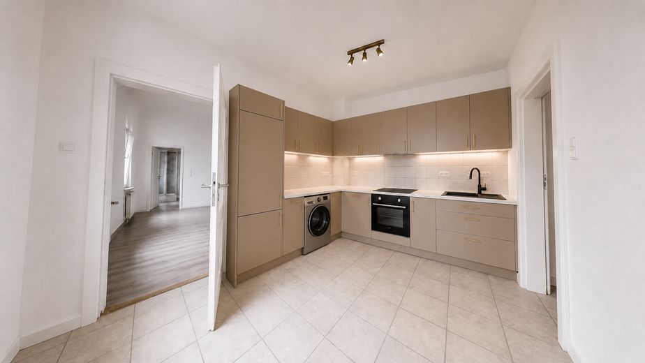 Helle 5-Zimmer-Wohnung im 1. OG – renoviert, neue Küche, Vollbad, Keller – Foto 2