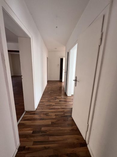 115 m² Wohnkomfort mit XXL-Terrasse in Duisburg Rheinhausen – Flur