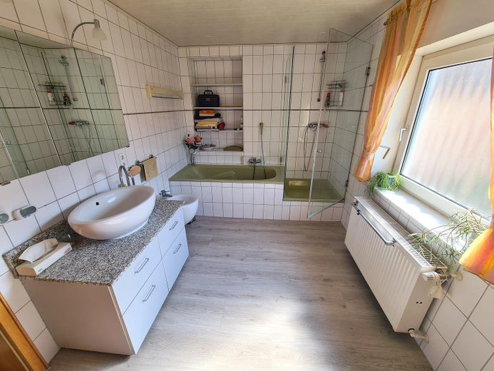 Badezimmer 1. OG