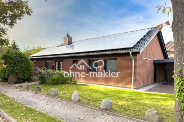 Gepflegter Bungalow in Marne mit neuem Dach, uneinsehbarem Garten, Kamin und PV Anlage