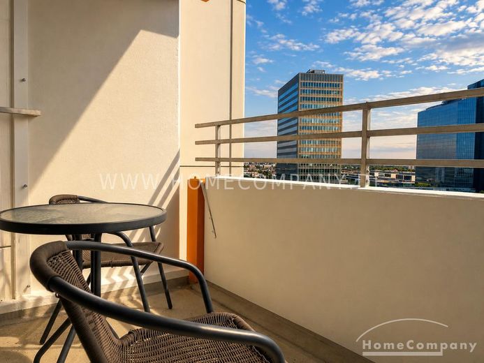 Erstbezug nach Komplettsanierung – Hochwertiges Executive-Studio mit Alpenblick in Schwabing – 599e62106deca649fe62b3881b2d3ce1914f72e7.jpg