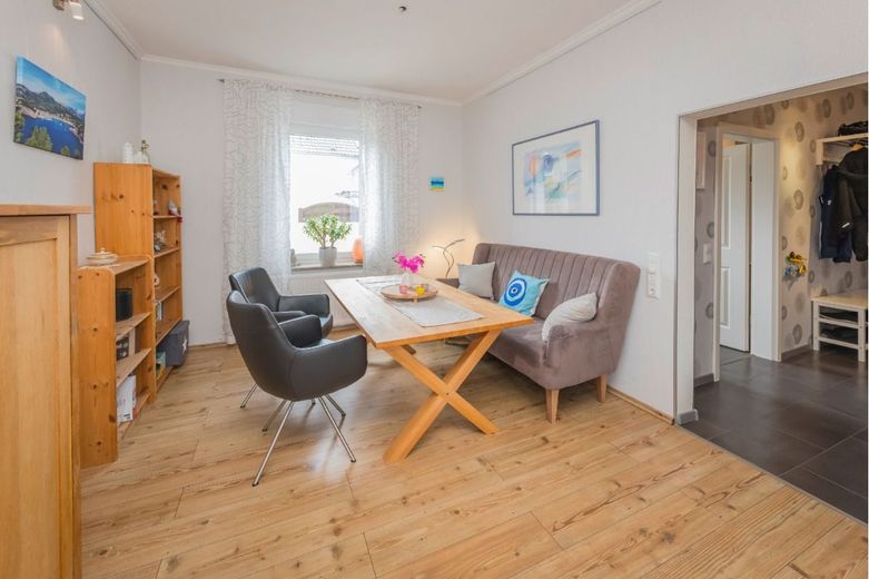 Charmante Altbau Erdgeschoss Wohnung mit Terrasse in ruhiger Lage von Eichlinghofen EG – Essbereich