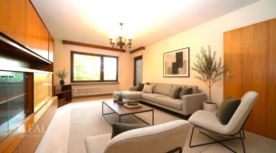 Naturparadies mit Weitblick auf die Stadt! Doppelhaus mit über 4.200 m² Grundstück - FALC Immobilien – Wohnzimmer EG links (Vis.)