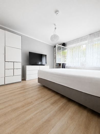 Aantrekkelijk 3-kamerappartement op de begane grond in geliefde woonomgeving van Koblenz-Zuid – SCHLAFZIMMER