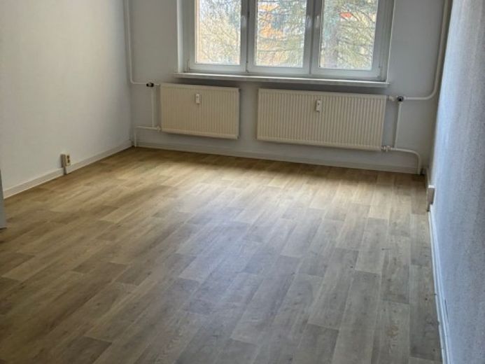 Familienfreundliche Wohnung mit offener Küche und Spielplatz im Innenhof – Foto 1