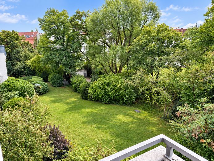Da privato - Luminoso e tranquillo appartamento trilocale modernizzato + balcone, 2 bagni e vista sul verde – Gemeinschaftsgarten