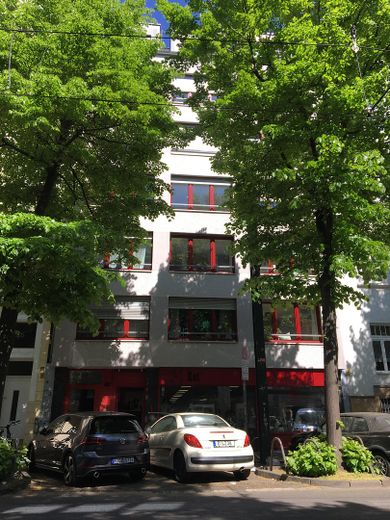 Provisionsfrei: perfekte Kapitalanlage - gut vermietetes Apartment – Hausfassade Straßenseite