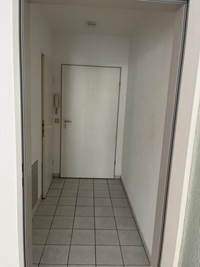 Sehr schöne 1-Zimmerwohnung im Grünen zu vermieten – Flur-Eingangsbereich