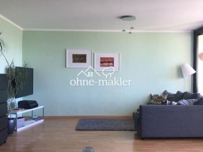 schöne,helle 3-Zimmer Wohnung mit Balkon u. Küche – Foto 1