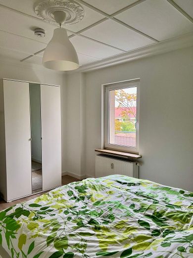 Disponible a partir de octubre de 2026: hermoso y luminoso apartamento de 2,5 habitaciones – Schlafzimmer