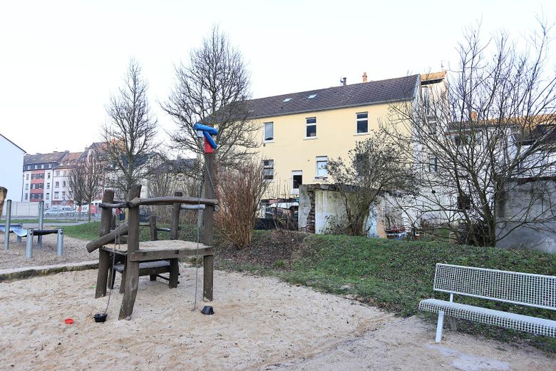 Spielplatz beim Haus