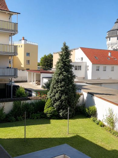 Moderne 2-Zimmer-Wohnung, vollständig renoviert und bezugsbereit – Garten