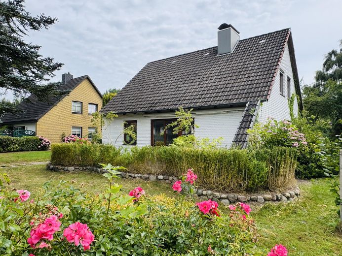 Freistehendes EFH mit Anliegerapartment auf 980 m2 Grund, Schleswig_Neustadt – Ansicht