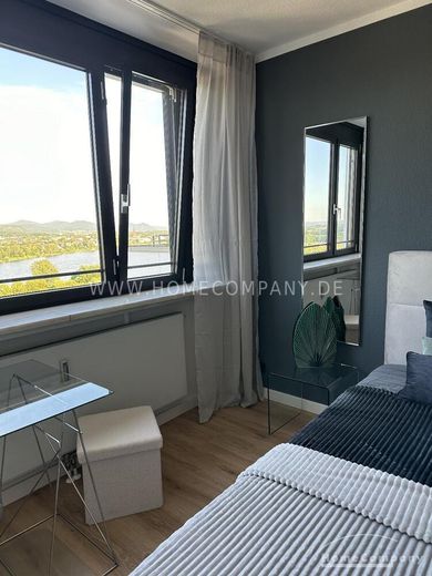 4-Zimmer Luxuswohnung mit Panoramablick bis ins Siebengebirge.Schwimmbad und Sauna im Haus. – aac81fa5953450f73780d2ddd02cf15007a468aa.jpg