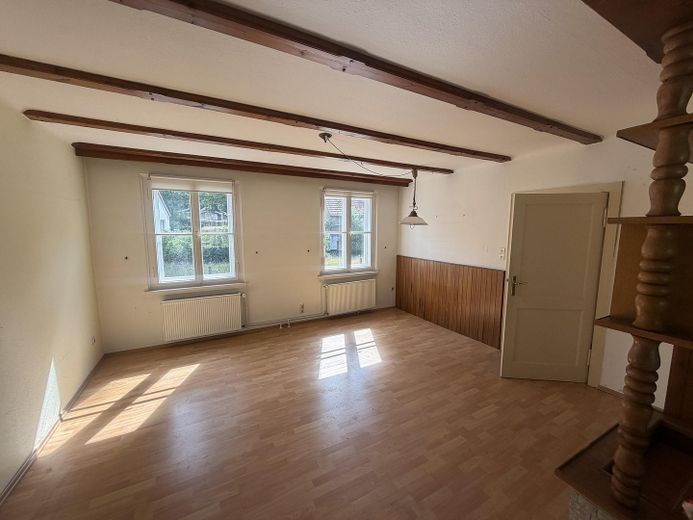 Ländliche Idylle mitten in der Stadt ! Ihr künftiges Zuhause mit herrlichem Garten und 3 Garagen ! – Esszimmer